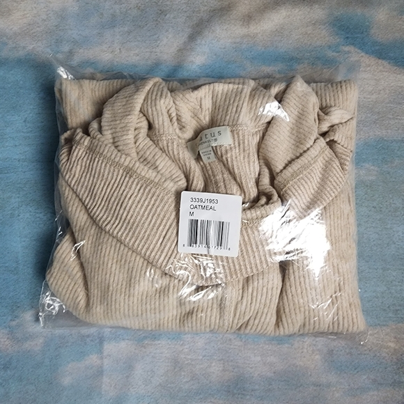 NWOT Status by Chenault Cowl Neck Oversized Tunic - Picture 12 of 13